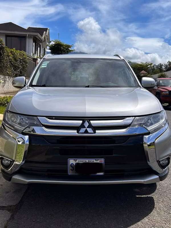 2019 Mitsubishi Outlander - foto 2