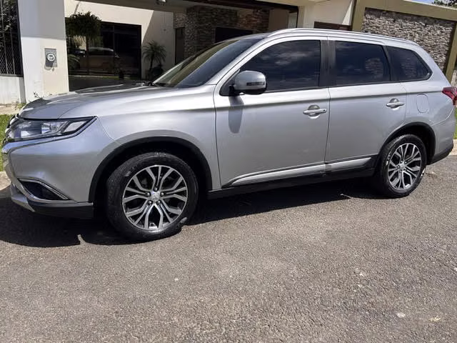 2019 Mitsubishi Outlander - foto 4