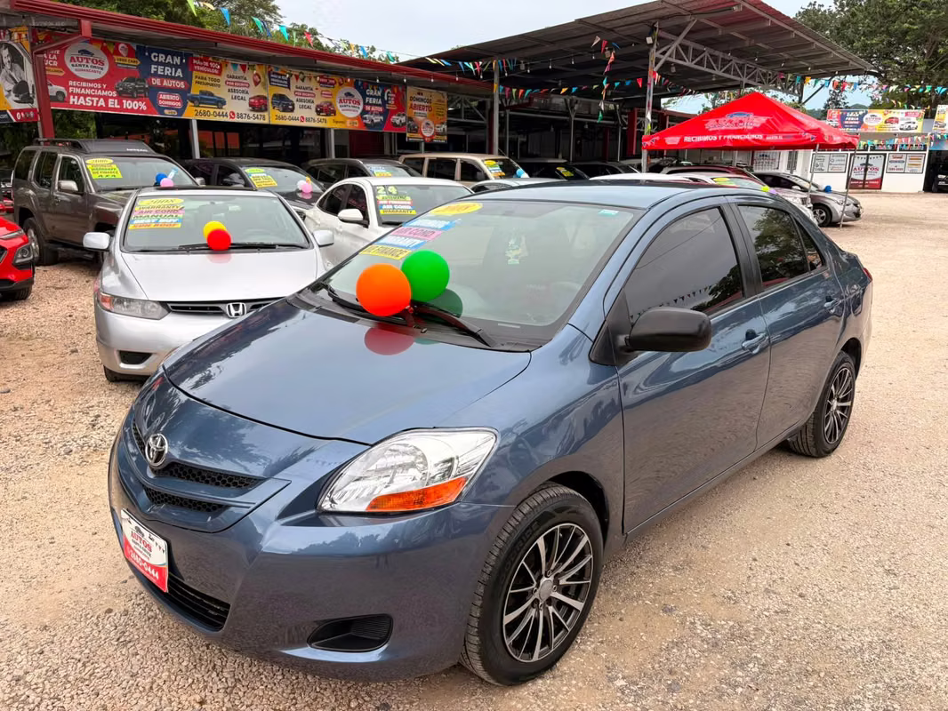 2008 Toyota Yaris - foto 1
