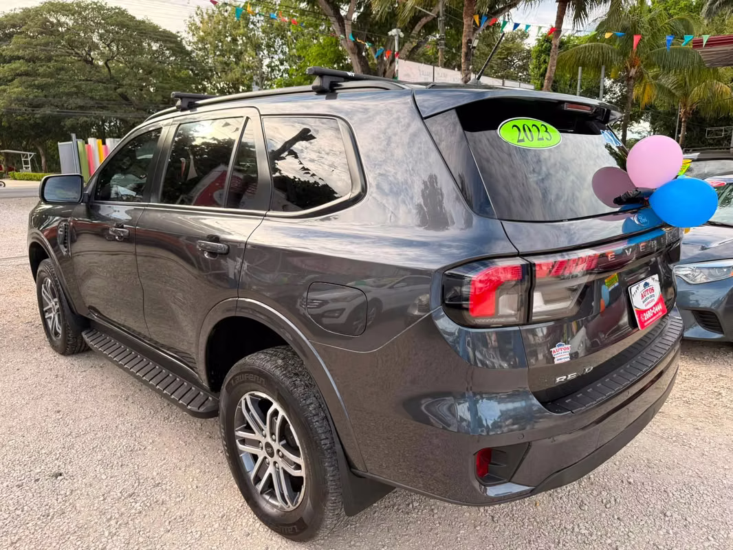 2023 Ford Everest - foto 4