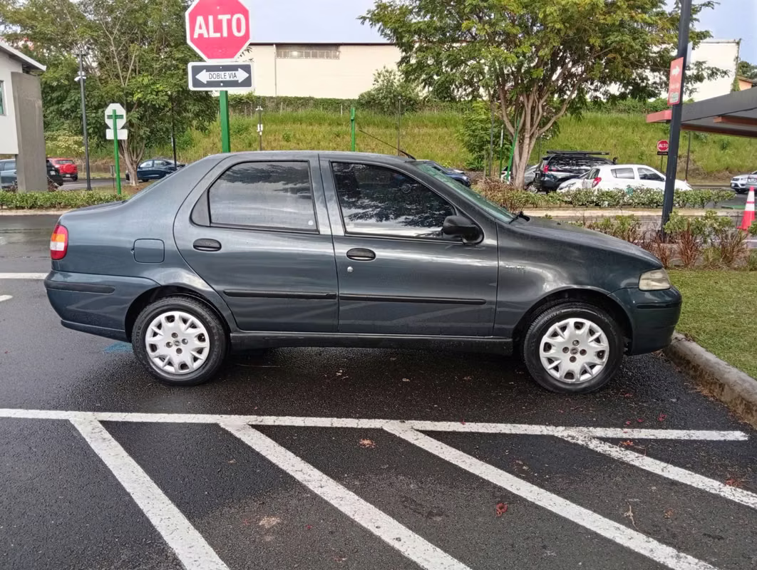 2004 Fiat Siena - foto 1