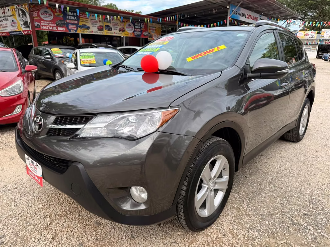 2014 Toyota RAV4 - foto 1