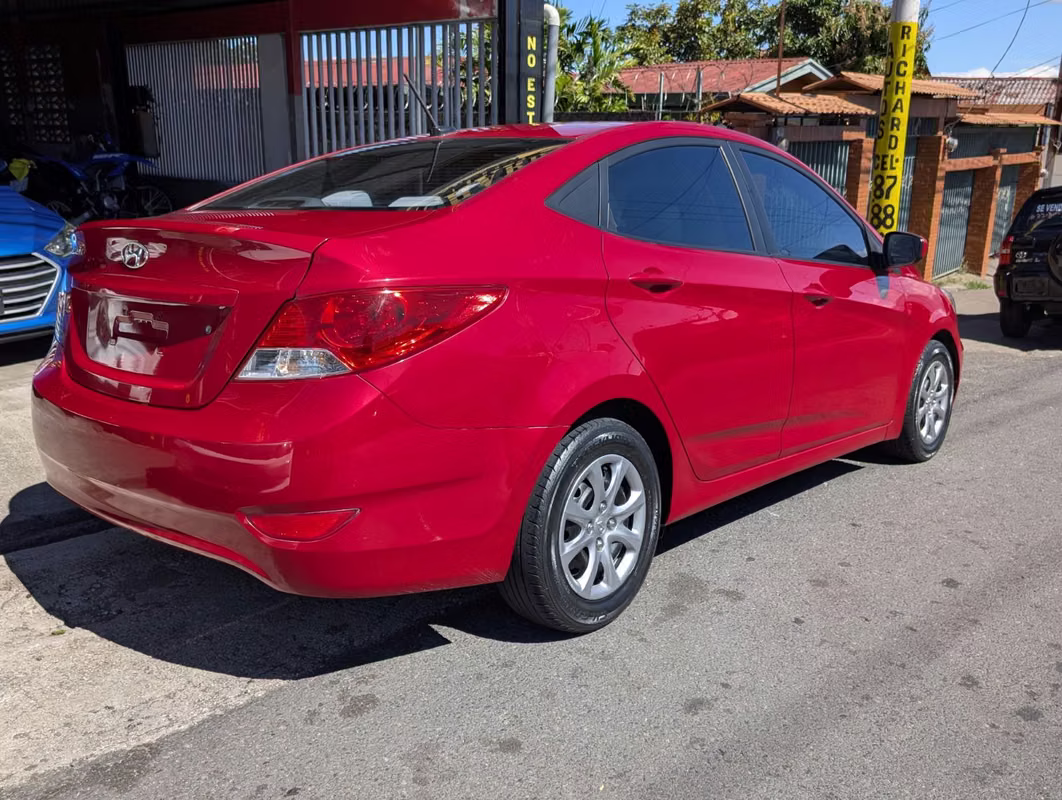 2017 Hyundai Accent - foto 3