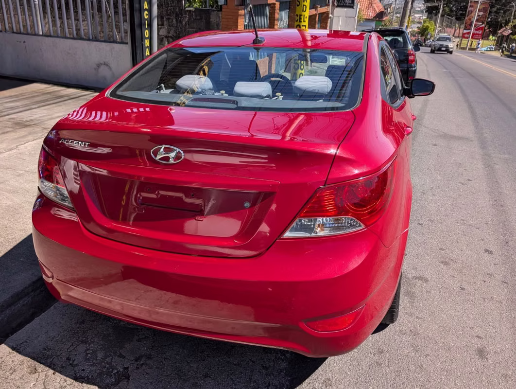 2017 Hyundai Accent - foto 4