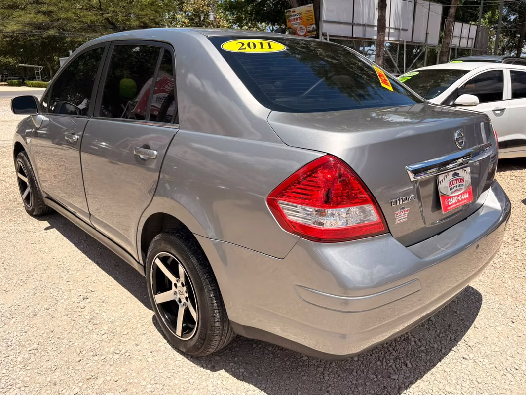 2011 Nissan Tiida - foto 3