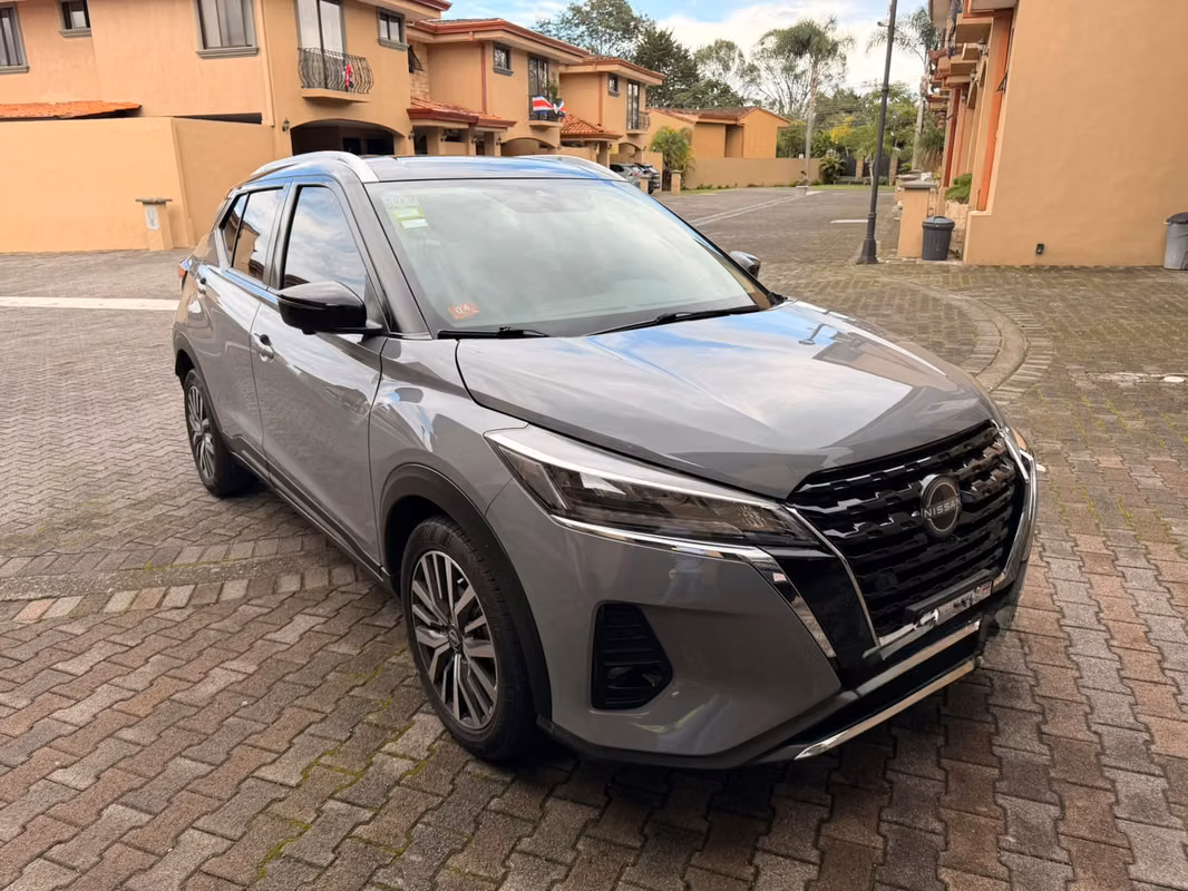 2023 Nissan Kicks - foto 1