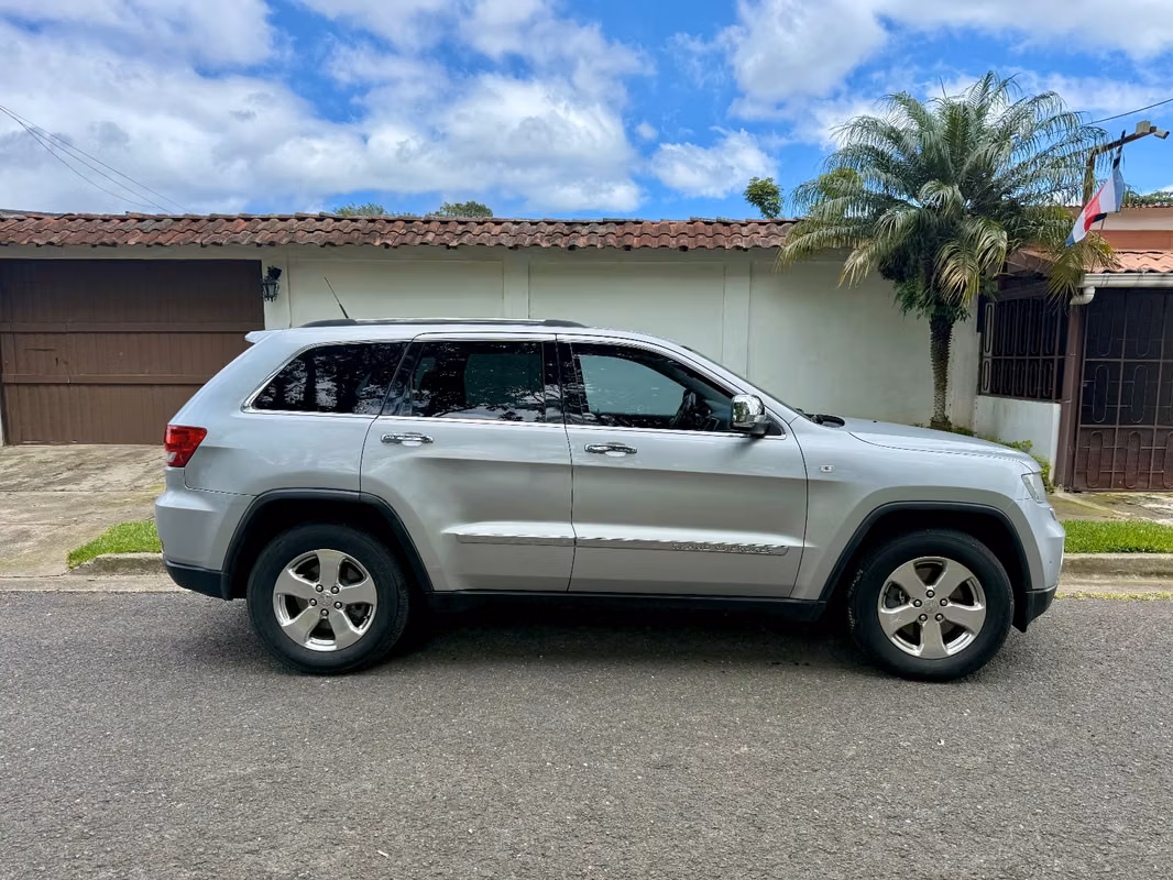 2011 Jeep Grand Cherokee - foto 3