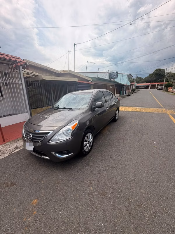 2015 Nissan Versa - foto 3
