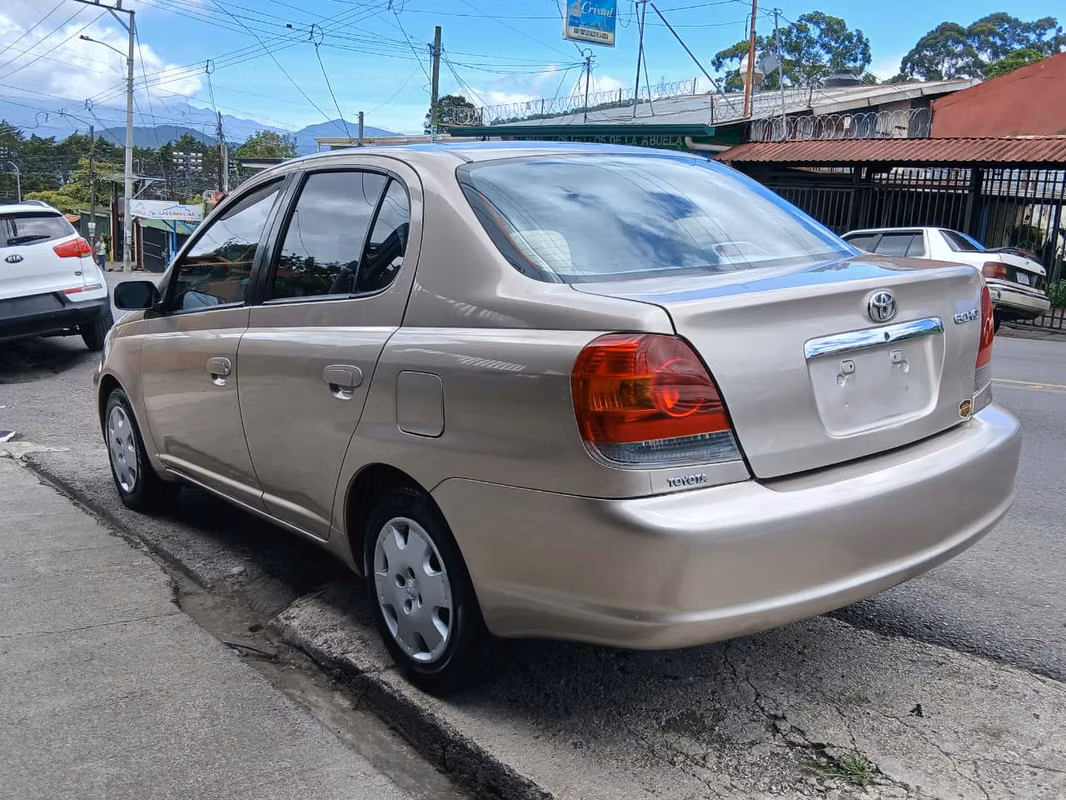 2003 Toyota Echo - foto 4