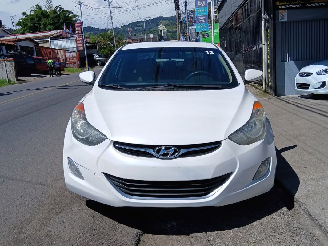 2013 Hyundai Elantra - foto 4