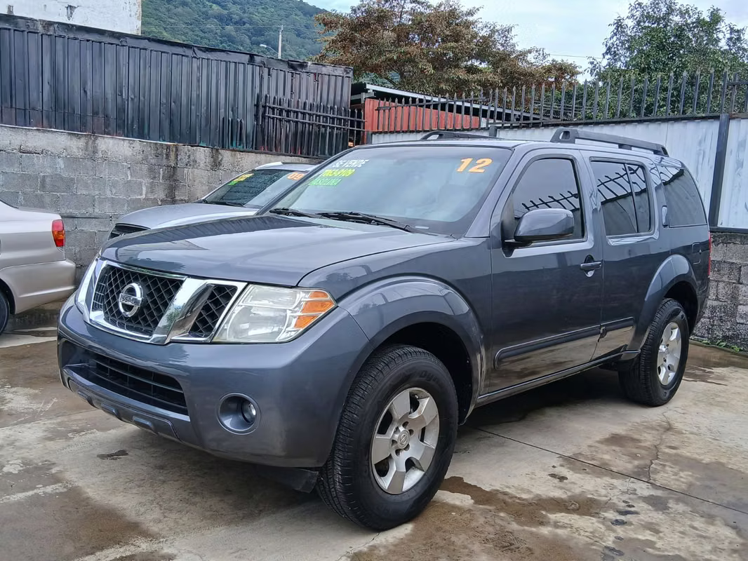 2012 Nissan Pathfinder - foto 1