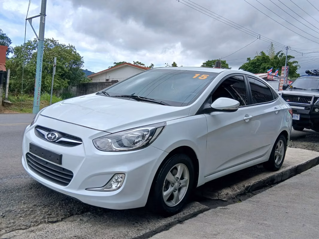2015 Hyundai Accent - foto 1