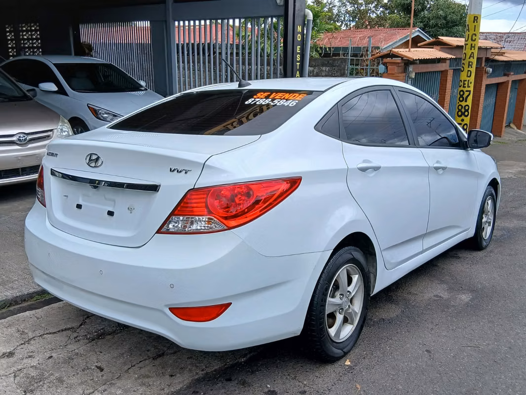 2015 Hyundai Accent - foto 4