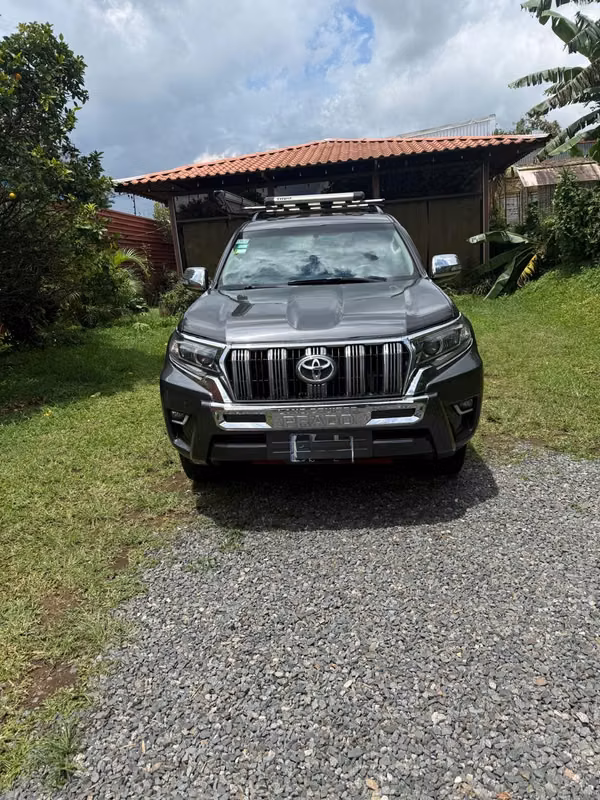 2019 Toyota Prado - foto 1