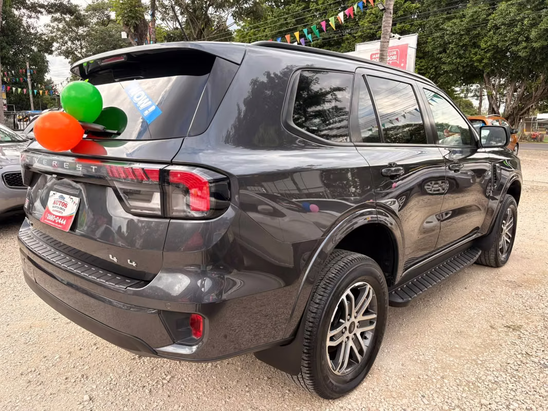 2023 Ford Everest - foto 3