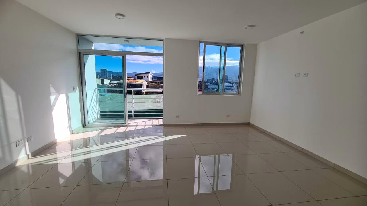 GRAN OPORTUNIDAD EN TIBÁS, EN CONDOMINIO! P656
