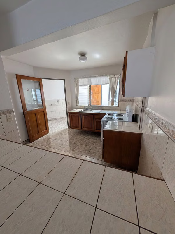 Heredia, Mercedes Norte: 2 stories, 3 bedrooms, 2 bathrooms, 1-car garage.