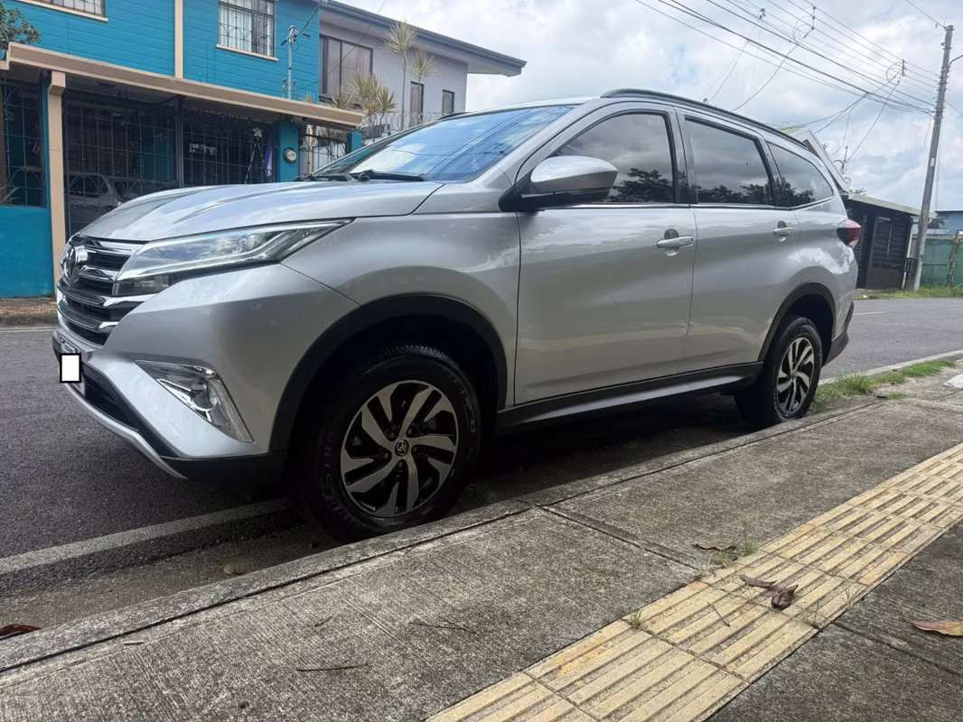 2020 Toyota Rush - foto 3