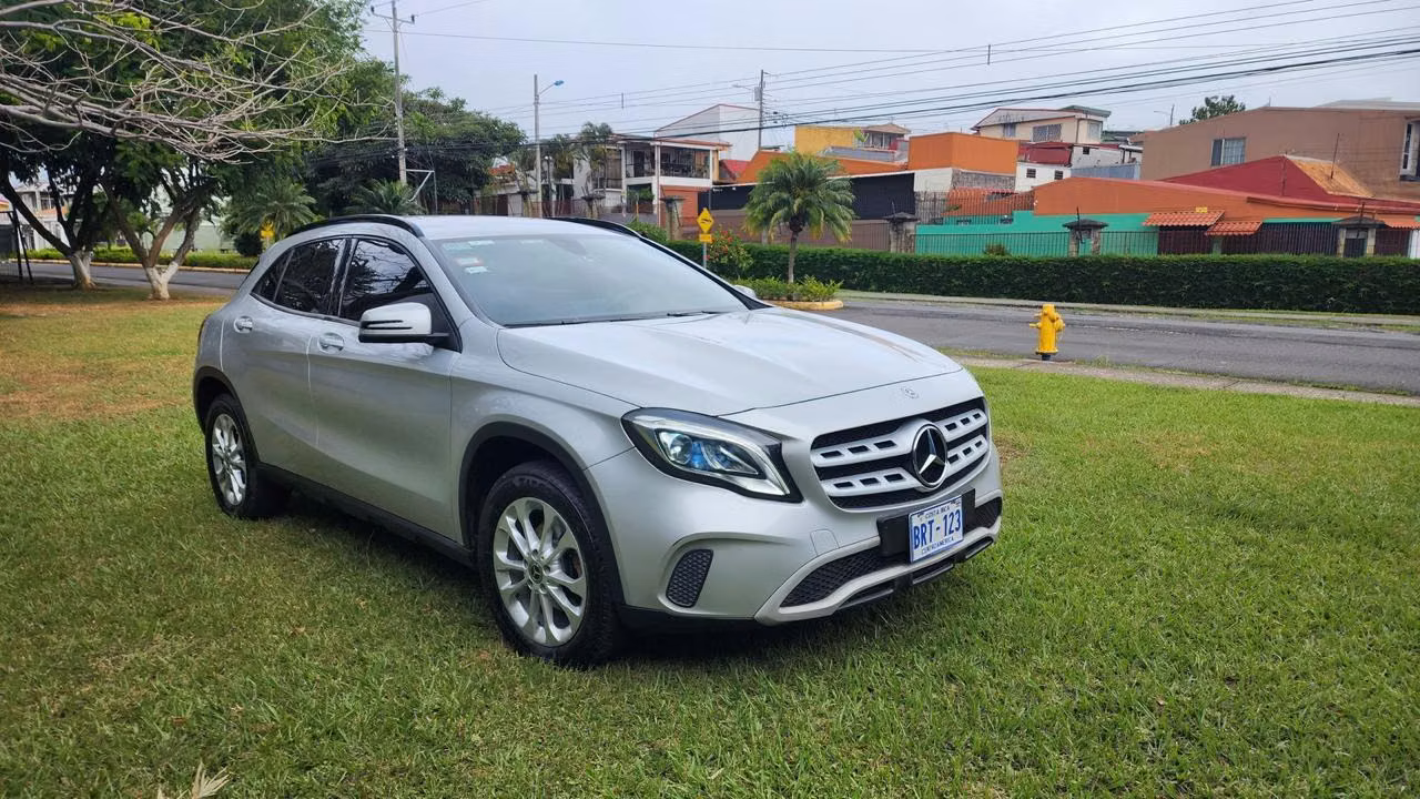 2018 Mercedes-Benz CLA - foto 1