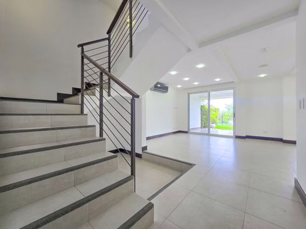 En alquiler – Exclusivo condominio en Jaboncillos, Escazú, photo 11