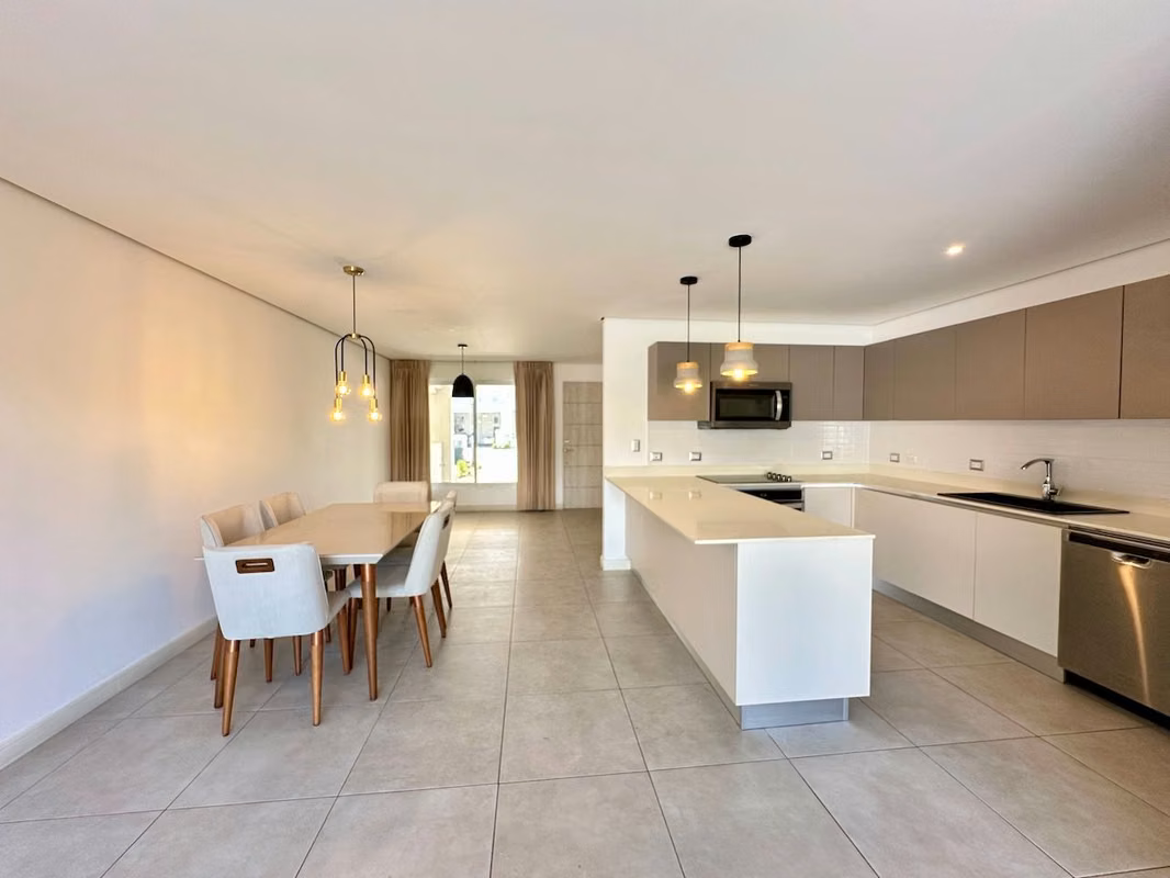 ALQUILER CASA CON LÍNEA BLANCA, EN CONDOMINIO SOURCE LIVING, ESCAZÚ