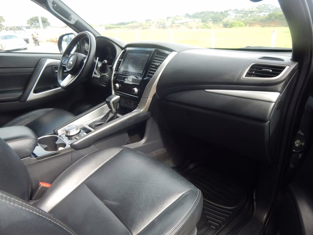 2026 Mitsubishi Montero Sport - foto 2
