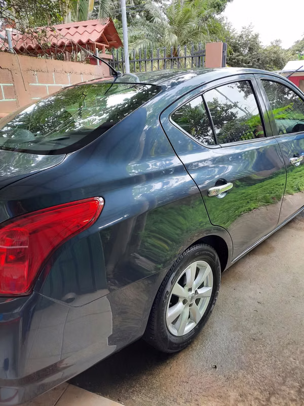 2017 Nissan Versa - foto 3
