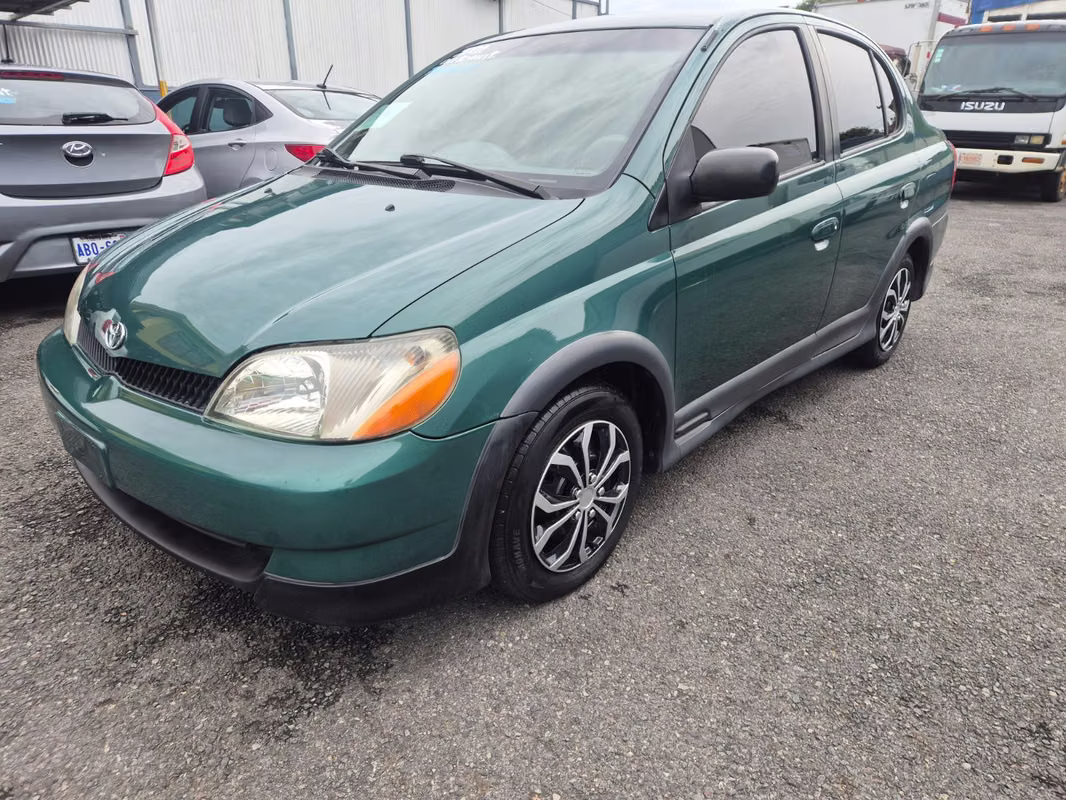 2002 Toyota Echo - foto 1
