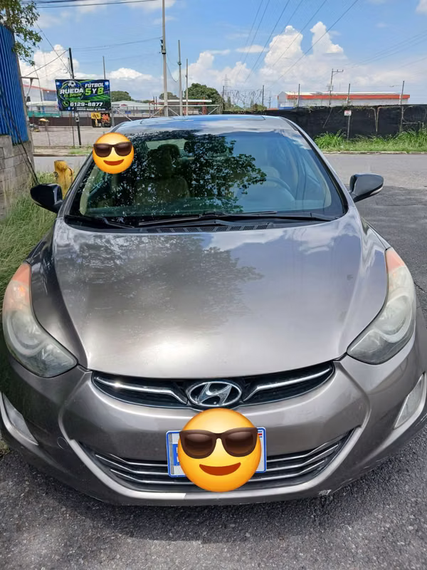 2012 Hyundai Elantra - foto 1