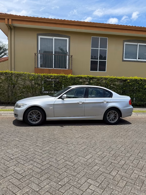 2012 BMW 3 Series - foto 4