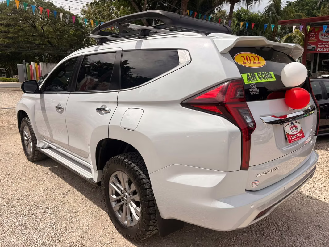 2022 Mitsubishi Montero Sport - foto 3