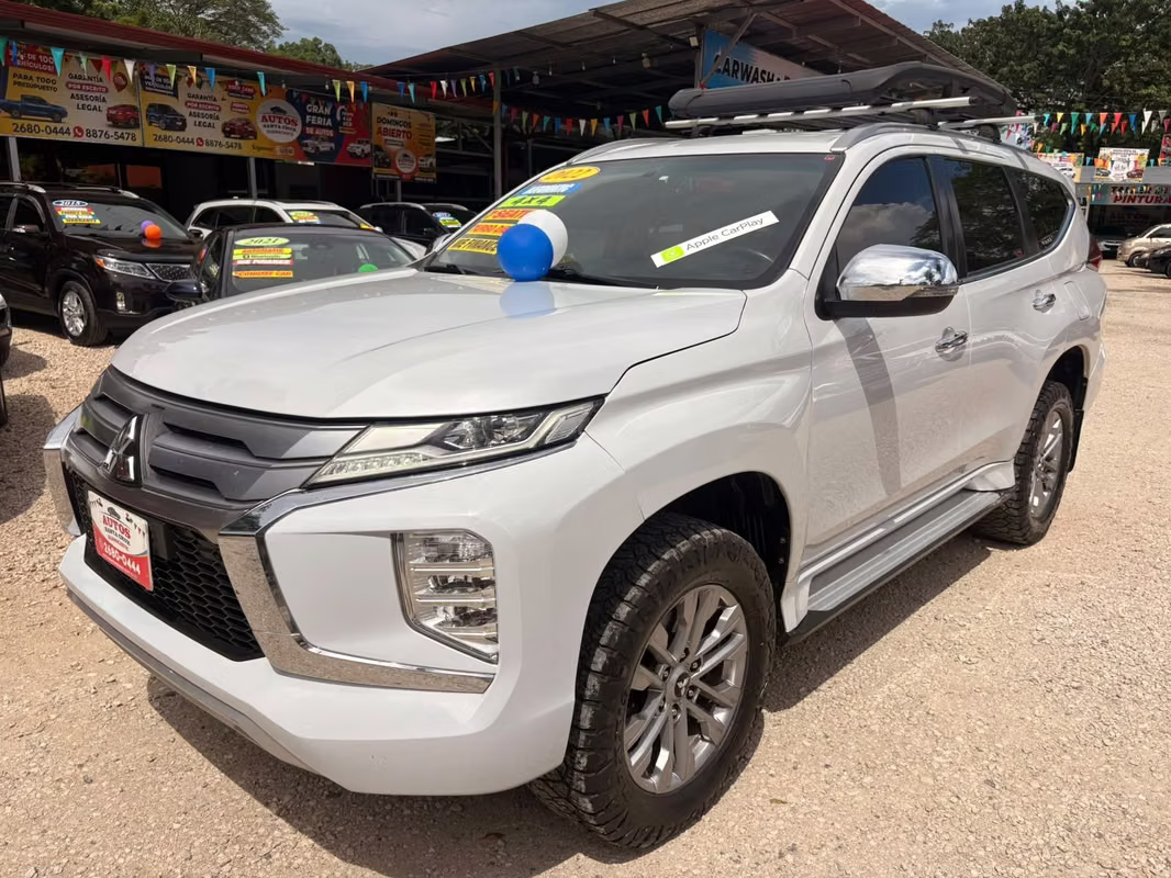2022 Mitsubishi Montero Sport - foto 1