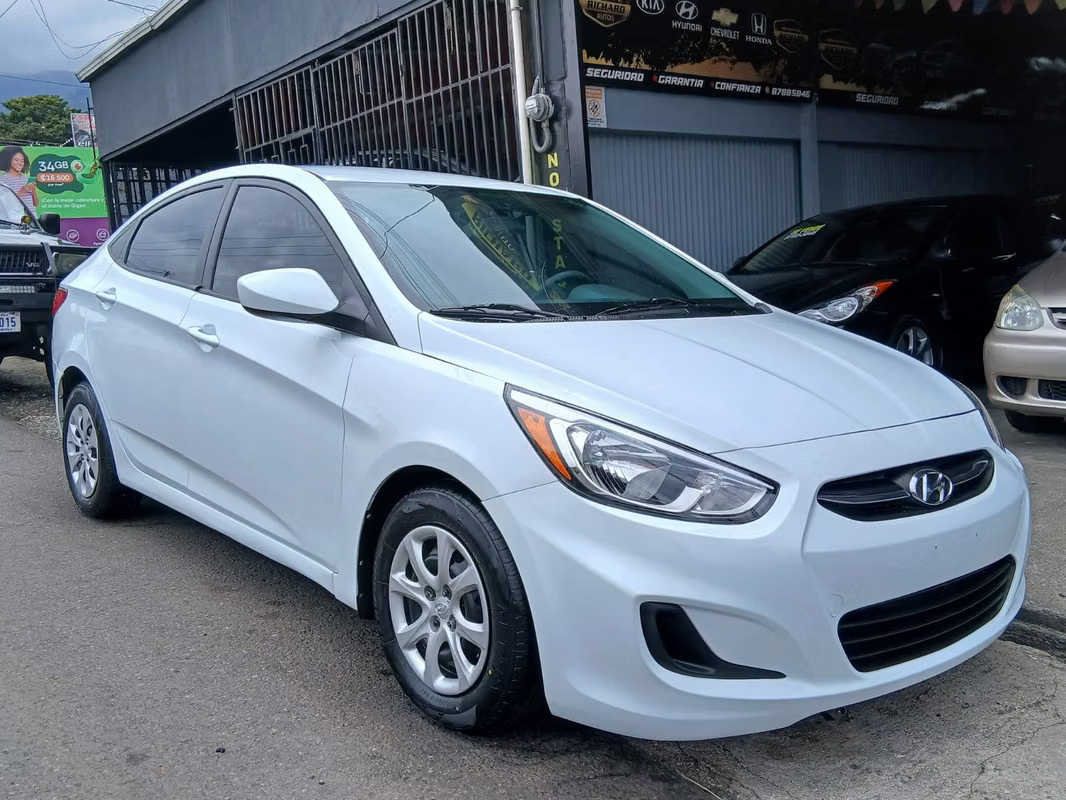2016 Hyundai Accent - foto 1