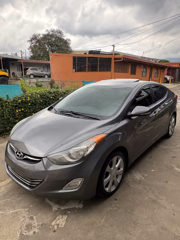 2012 Hyundai Elantra - foto 1