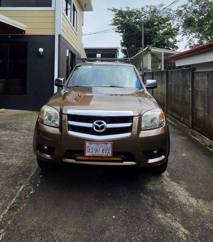 2009 Mazda BT-50 - foto 1