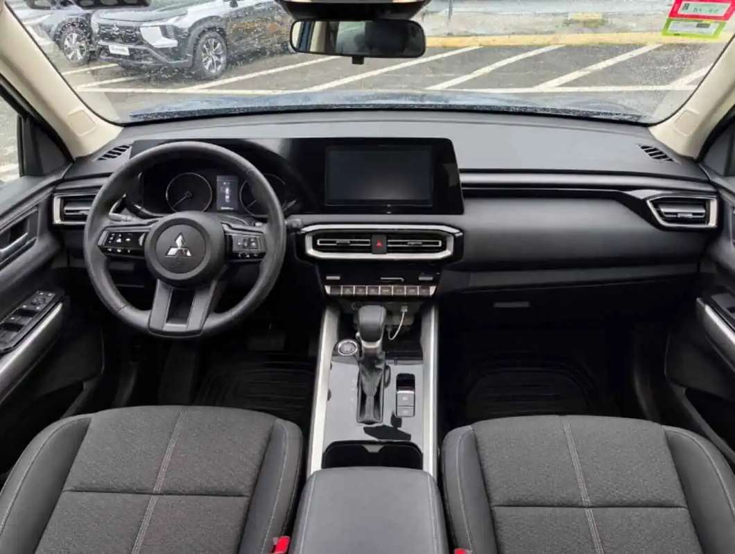 2027 Mitsubishi Other - foto 3