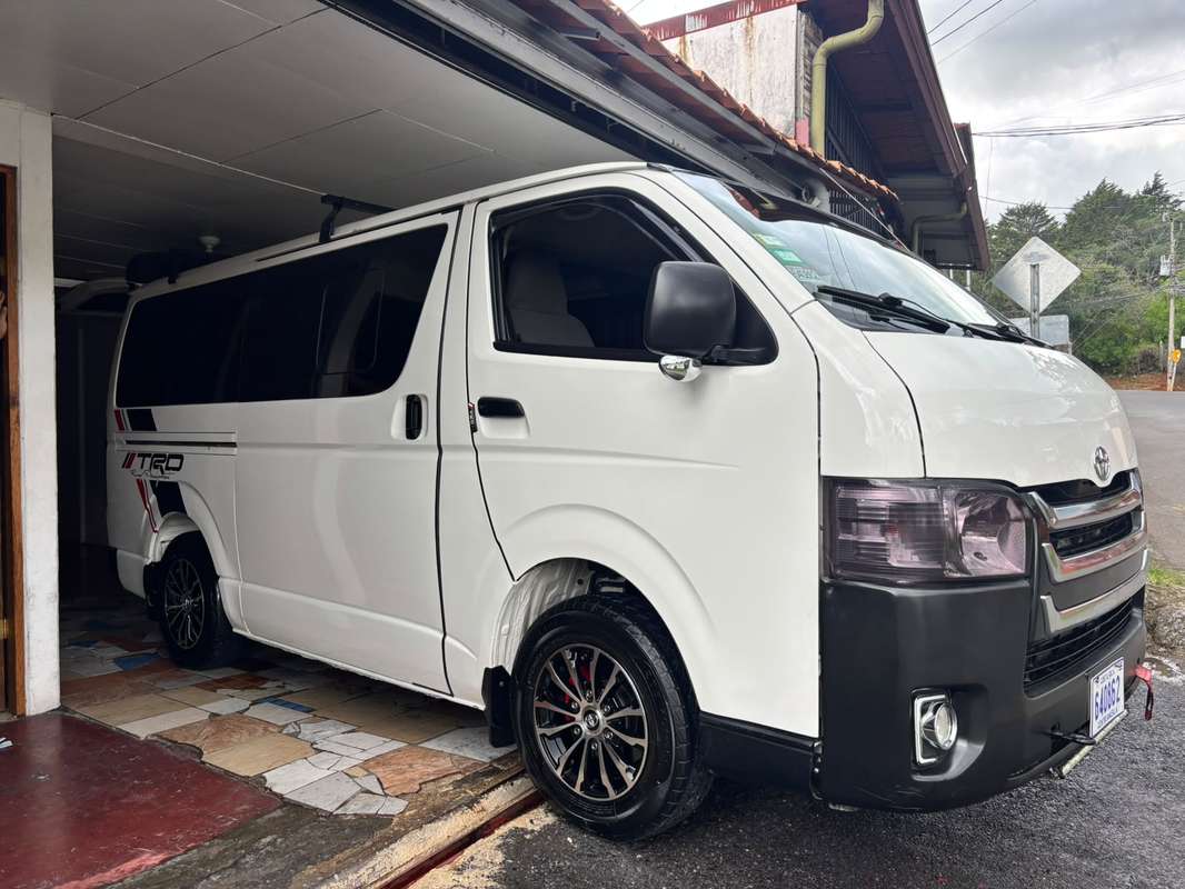 2006 Toyota Hiace