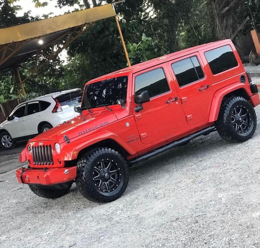 Jeep rubicon 2017 999 km Gasoline Automatic in Santo Domingo | Jeep Rubicon  Pa' montiar lo mejor, en alquiler!