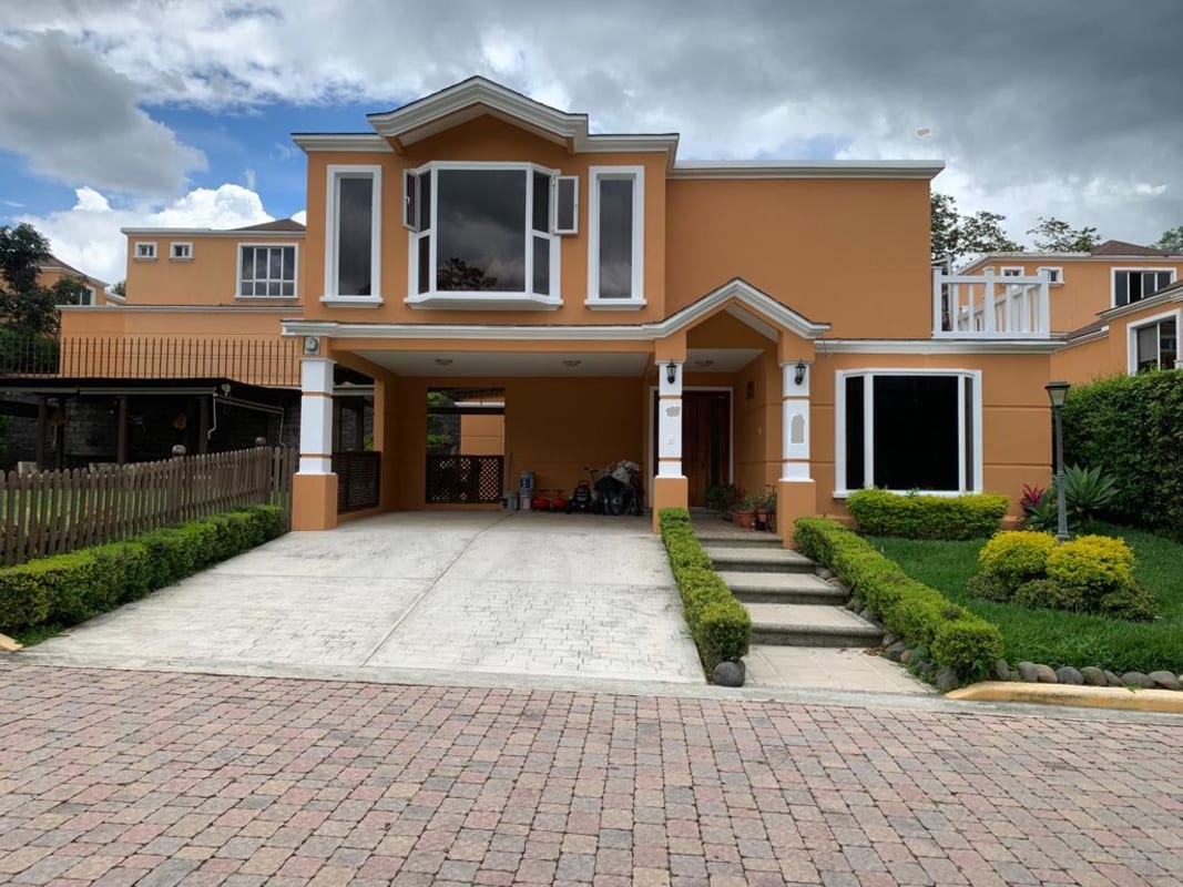 Houses in Carretera a El Salvador For Sale For sale house km 30