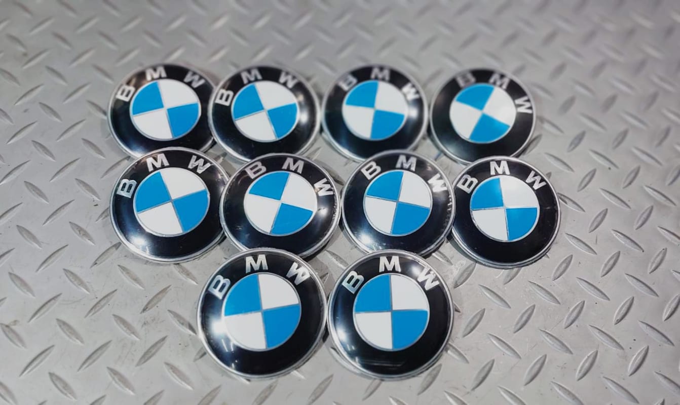 Emblema BMW 7cm todos los modelos para capó o baúl - Guatemala