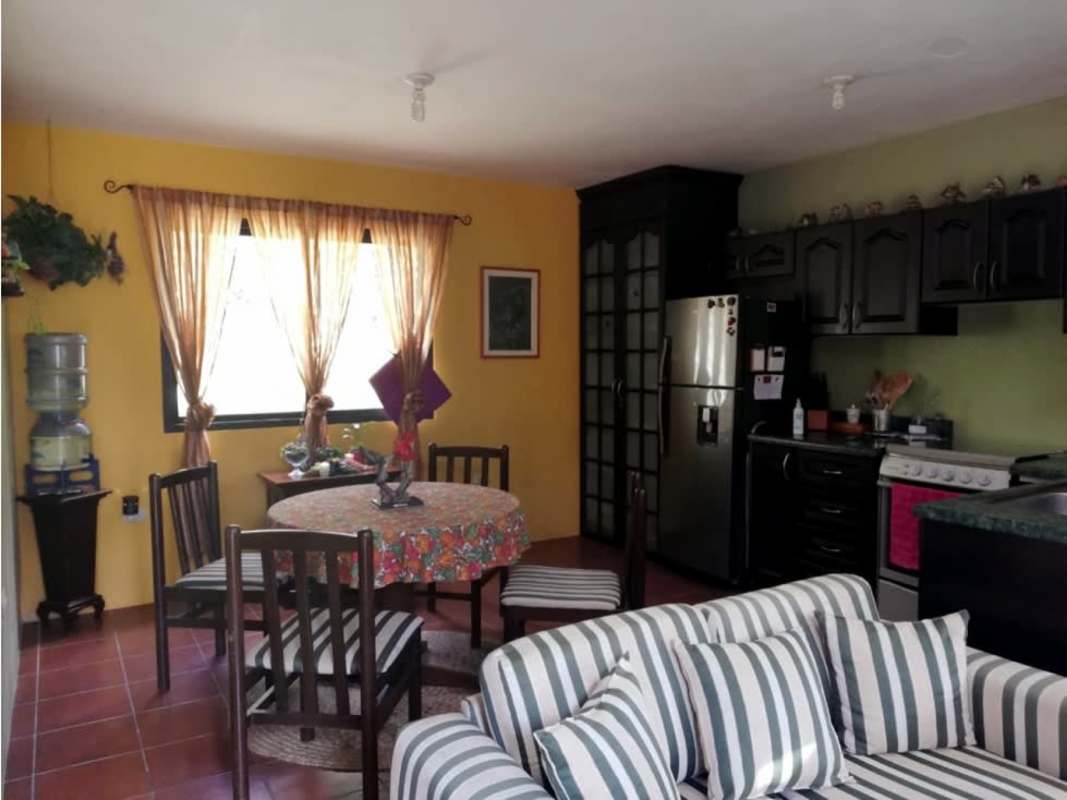 Casa en venta,  2 niveles, en Carretera a El Salvador Km25.5 Ref-2758