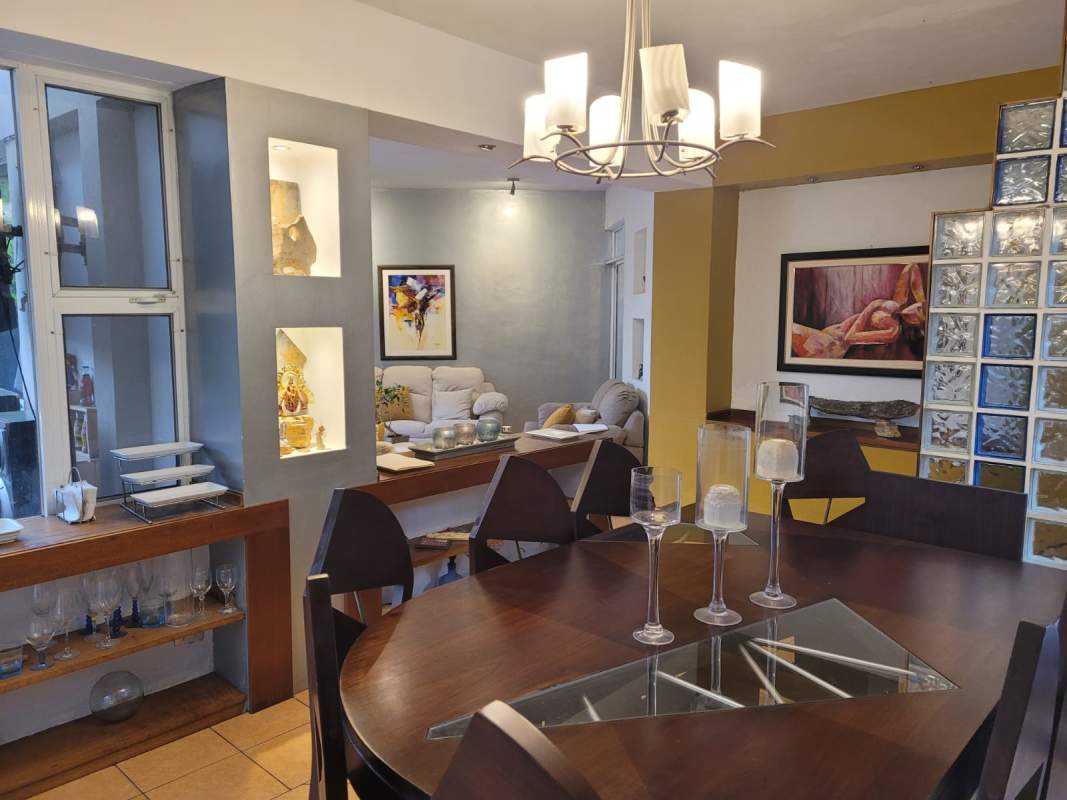 REMATO HERMOSA CASA CON DISEÑO ARQUITECTONICO UNICO | 4 Recamaras por 2275000.00 en Zona 4