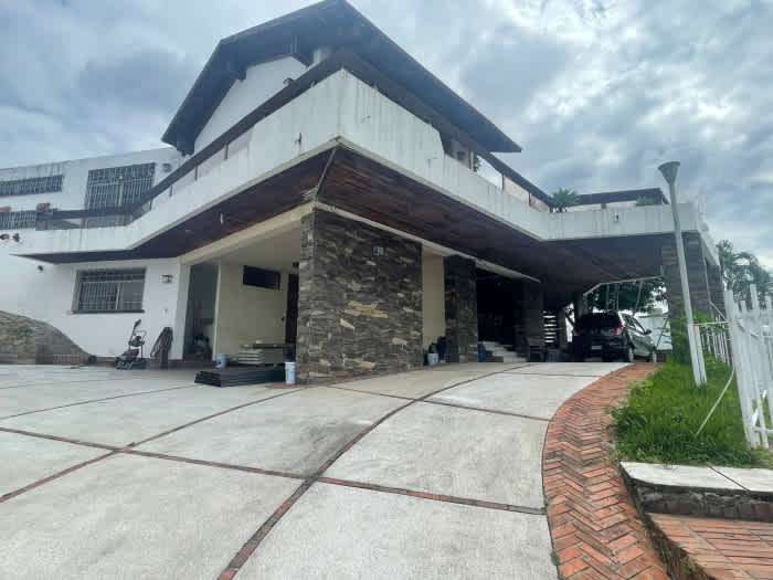 Casa en venta carretera al Mayan Golf Club Villa Nueva | 5 Recamaras ...