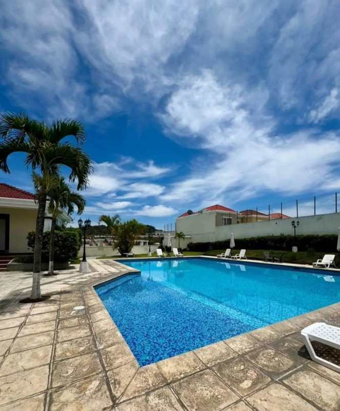 VENDO CASA EN CONDADO SAN NICOLÁS 1 ZONA 4 MIXCO | 4 Recamaras por 1700000.00 en Zona 4