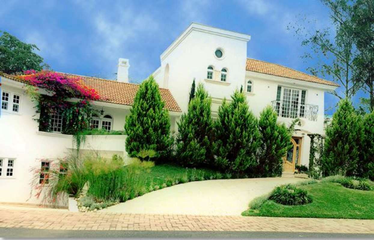 Mansión en venta en Foresta de Cayalá, Zona 16, con piscina y jardín | 5 Recamaras por 2850000.00 en