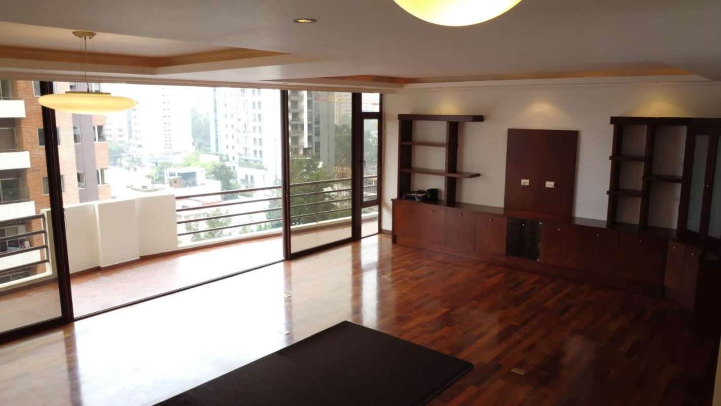 Apartamento en Casa Rialto, Zona 14 – Oportunidad de Inversión | 3 Recamaras por 450000.00 en Zona 1