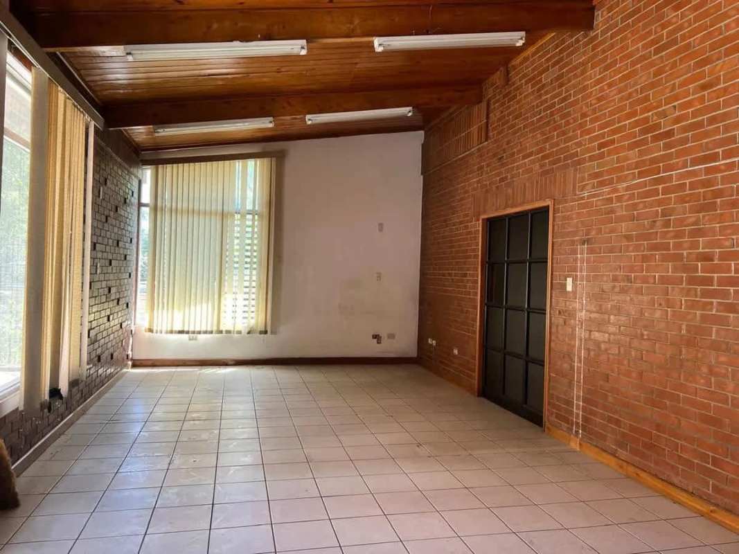 Casa Zona 15, Colonia Trinidad CV0504 | 3 Recamaras por 380000.00 en Zona 15