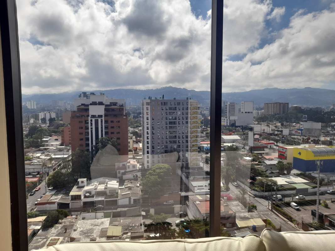 VENDO APTO ZONA 10 EDIF. MIRAFIORI, 2 HAB, 2 BAÑOS, 2 PARQUEOS, 110M2 | 2 Recamaras por 265000.00 en