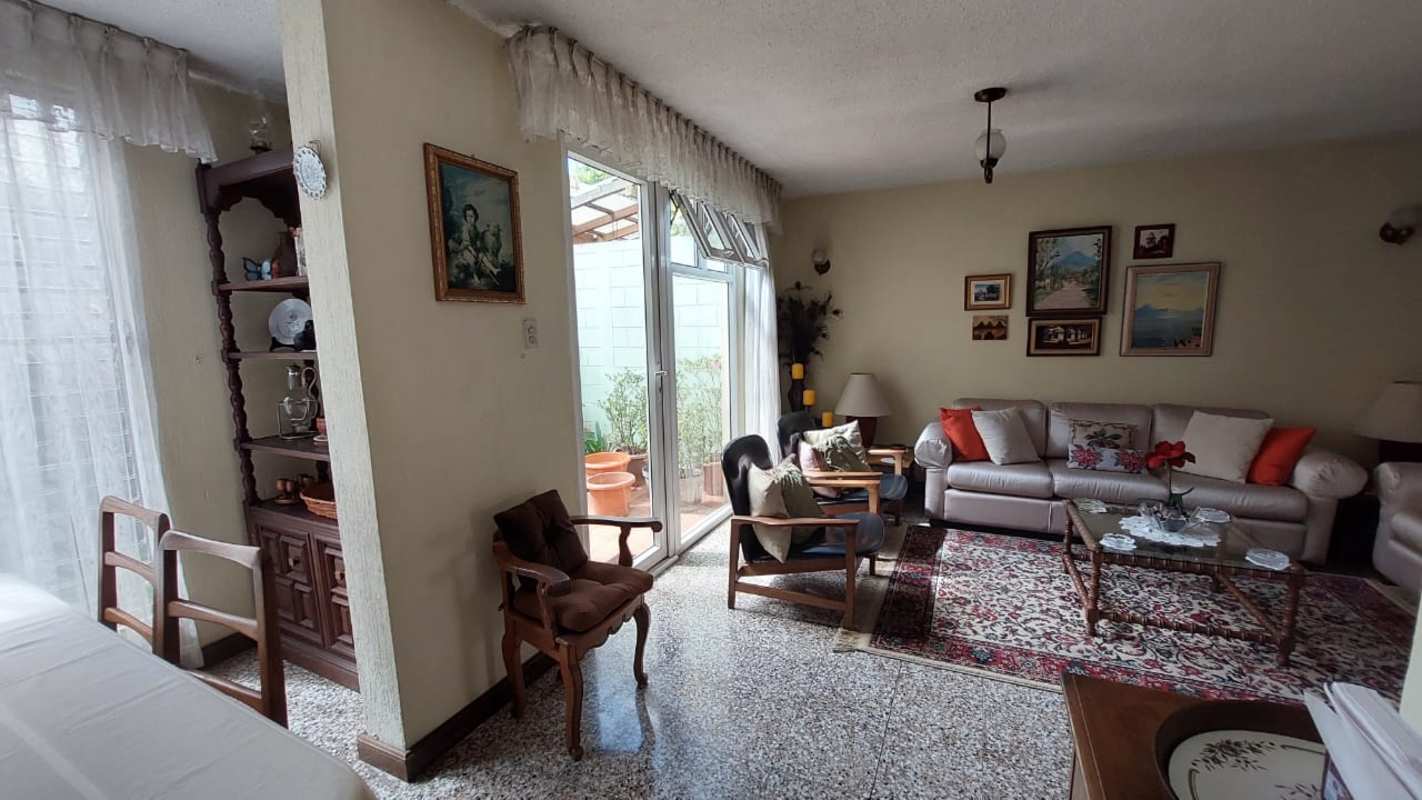 VENDO CASA EN CONDOMINIO POR LA 20 CALLE ZONA 14 | 3 Recamaras por 350000.00 en Zona 7