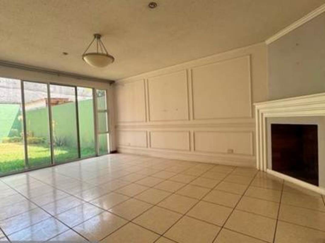 VENDO CASA EN CAÑADAS DE ELGIN ZONA 13 | 4 Recamaras por 430000.00 en Zona 13